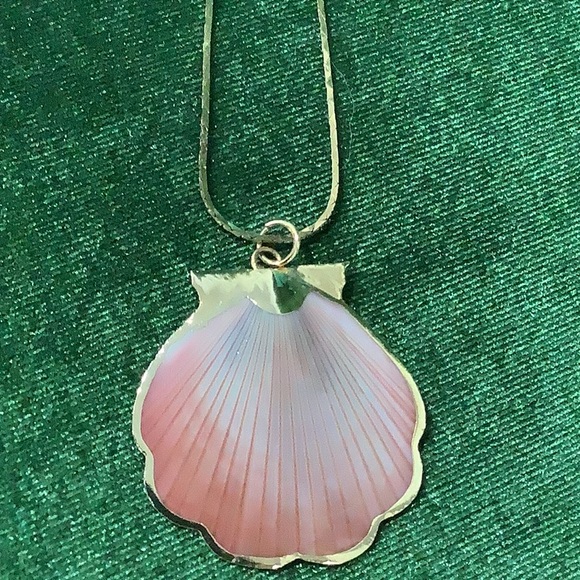 Seashell Pendant - Picture 3 of 4